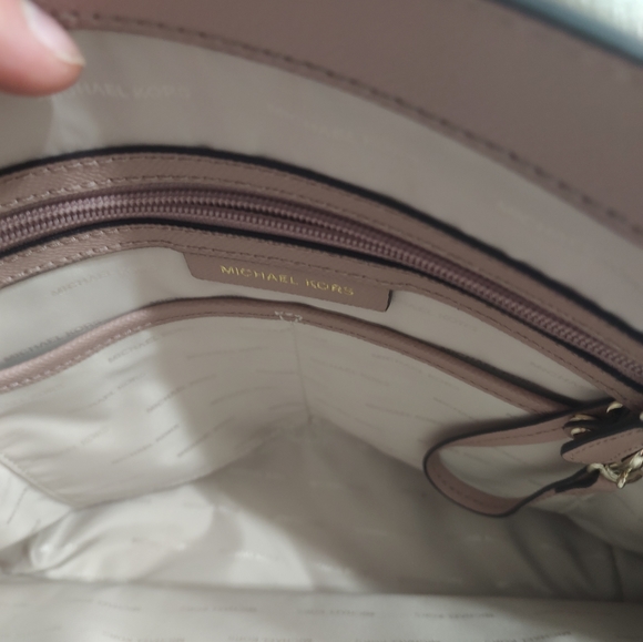 Michael Kors Purse - Picture 2 of 3